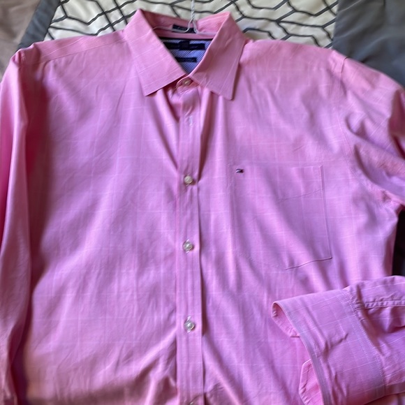 Tommy Hilfiger Large 16.5/17 pink with white pin stripe - Picture 5 of 6